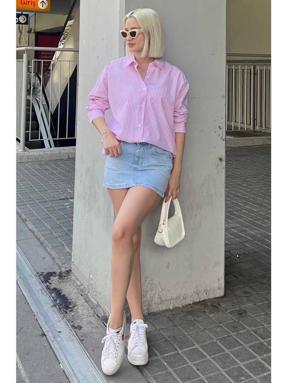 Pembe Çizgili Over Fit Gömlek %100 Pamuk Klasik Stil Düz Desen MG1525 Kadın Gömlek